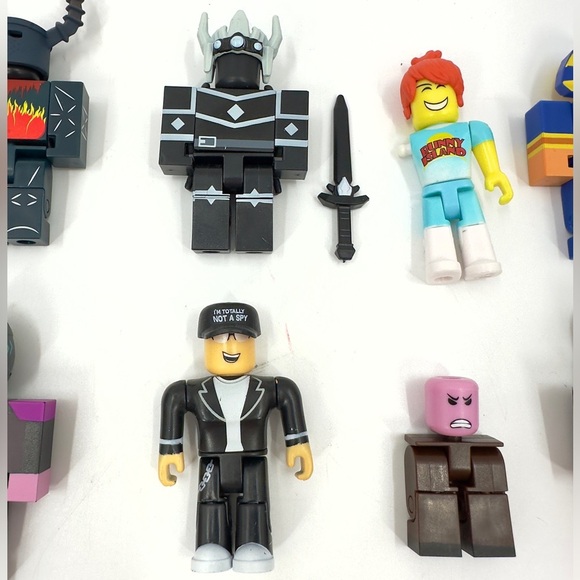 Roblox Mini Figures LOT of 10 With Some Accessories Mixed Bundle - Picture 3 of 6